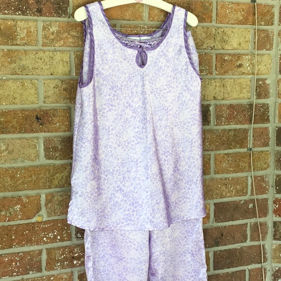 Satin feel pajamas - Picture 1 of 8